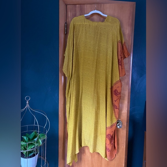 Kantha Bae Silk MuMu - Picture 4 of 5